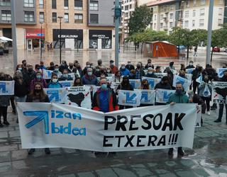 Hilaren 27an, elkarretaratze berezia, Zumea plazan