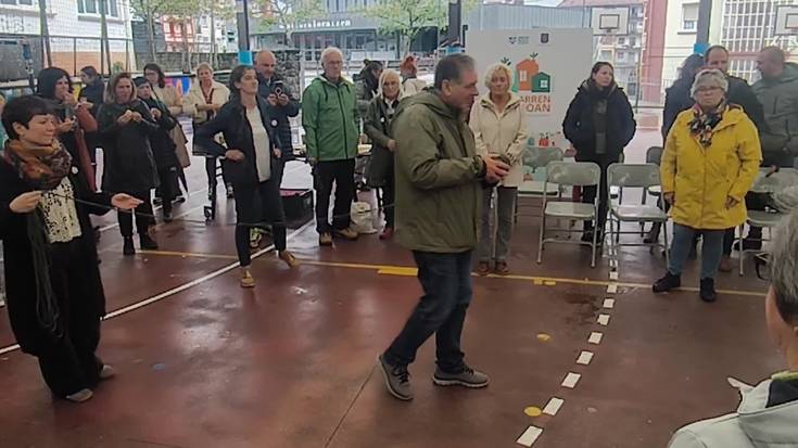 Andoaingo Zaintza azoka: herriko elkarteen manifestuaren irakurketa