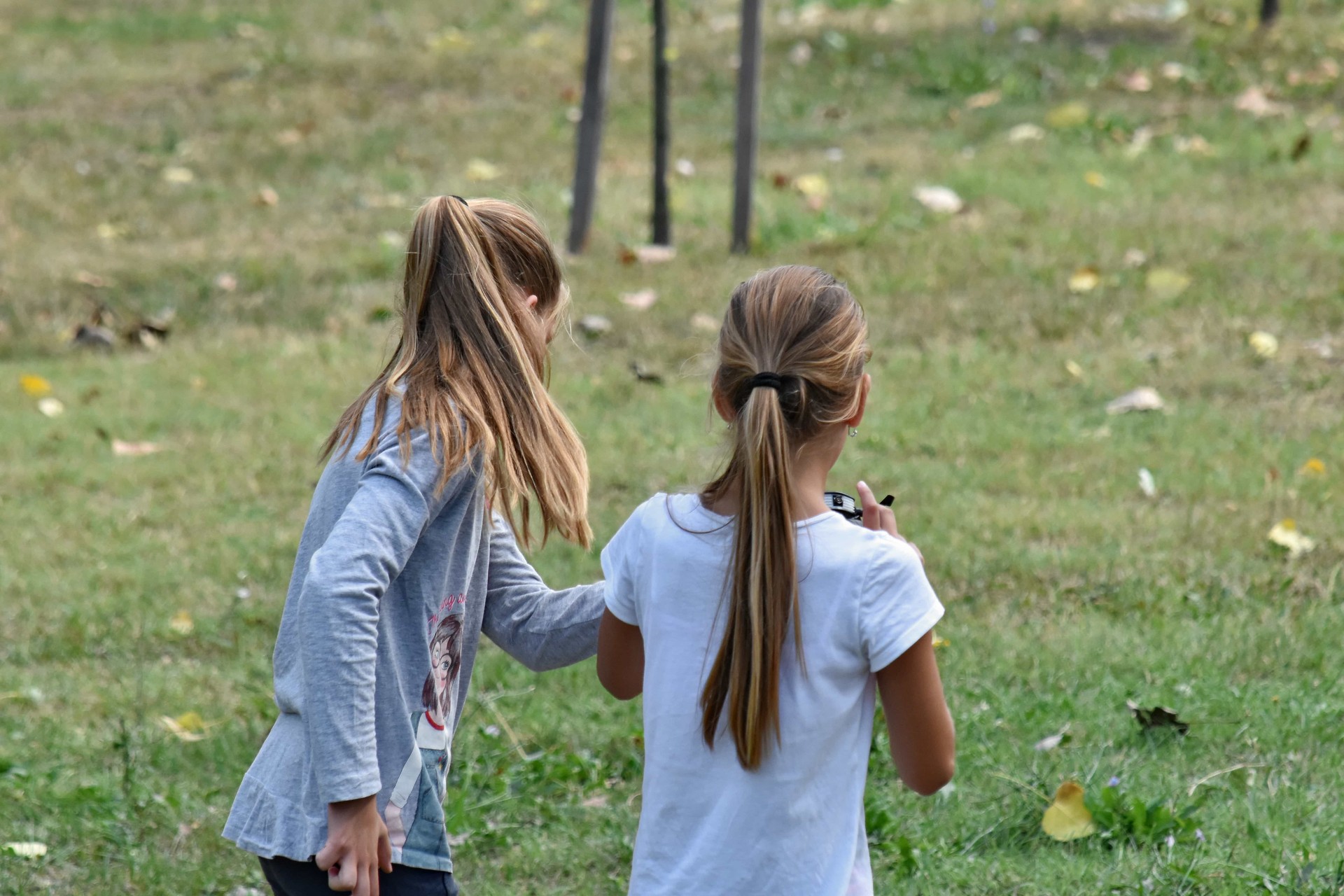 Begiraleen lan-poltsa zabaldu dute Zizurkilen