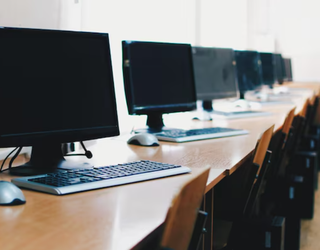 "Teknologien erabilera eskoletan: iraultza hezkuntzan"