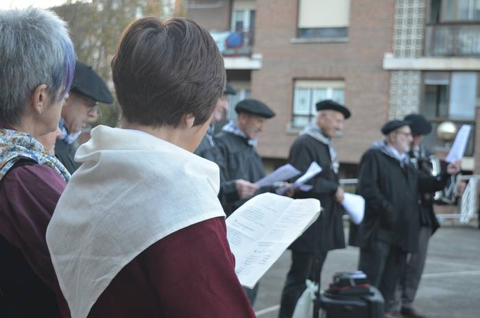 Gabon kantez beteko dira kaleak, abenduaren 24an