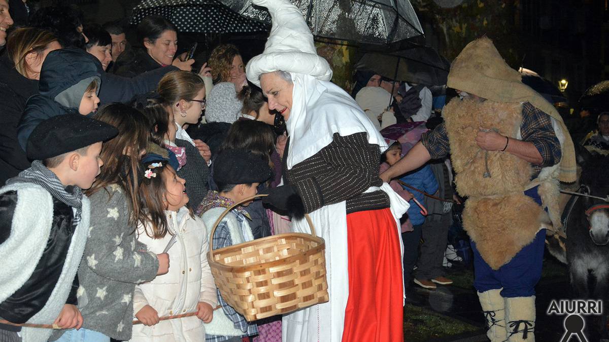 Olentzero eta Mari Domingi heldu dira Andoainera