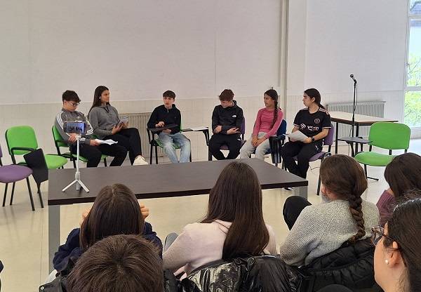 EZTABAIDATZEN IKASTEN