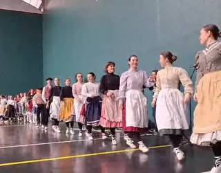 Jialdiaren amaierako agurra, Oinkariren 50. urteurreneko doinuan girotuta