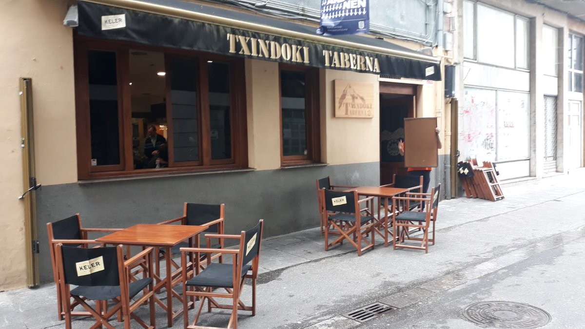Hirugarren mailako lizentzia duten tabernek ateak ireki ahal izango dituzte zenbait mugekin