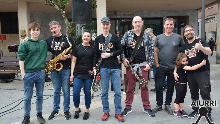 Musika eskolako ikasleen Fino´s Band plazan da berriro