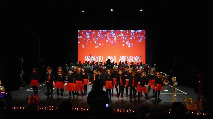 Udal Musika Eskolako ikasle txikiak: “Margotu hiria abenduan” ikuskizuna