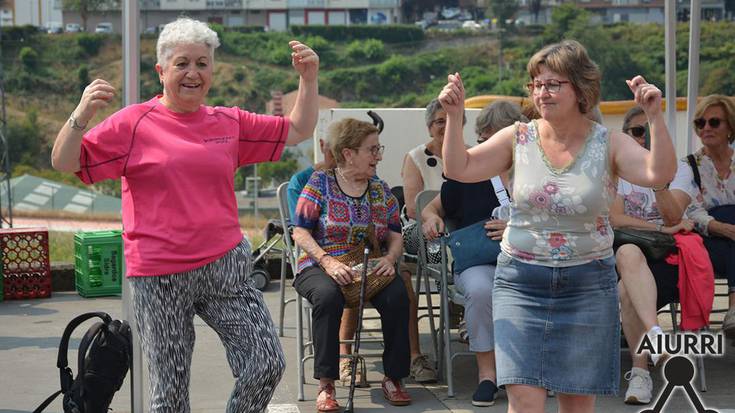 Egun osoko festa ospatu dute Buruntzako auzoan, San Roke egunean