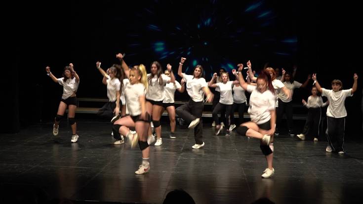 Nahia Patinoren aldeko jaialdia: Zumba Lokura dantza eskola