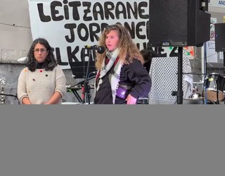 "Eutsi Palestina!" ekitaldian, BDZ taldeko kide baten hitzartzea eta haurren bertso saioa