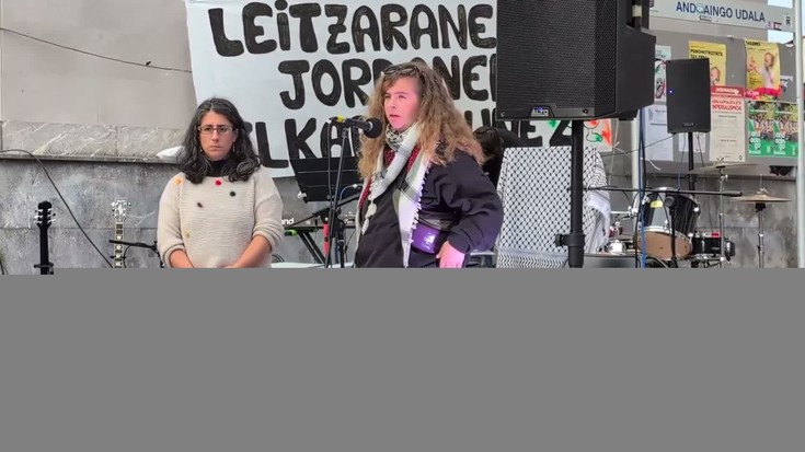 "Eutsi Palestina!" ekitaldian, BDZ taldeko kide baten hitzartzea eta haurren bertso saioa