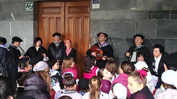 "Din dan don" kantari, Kontzejupean