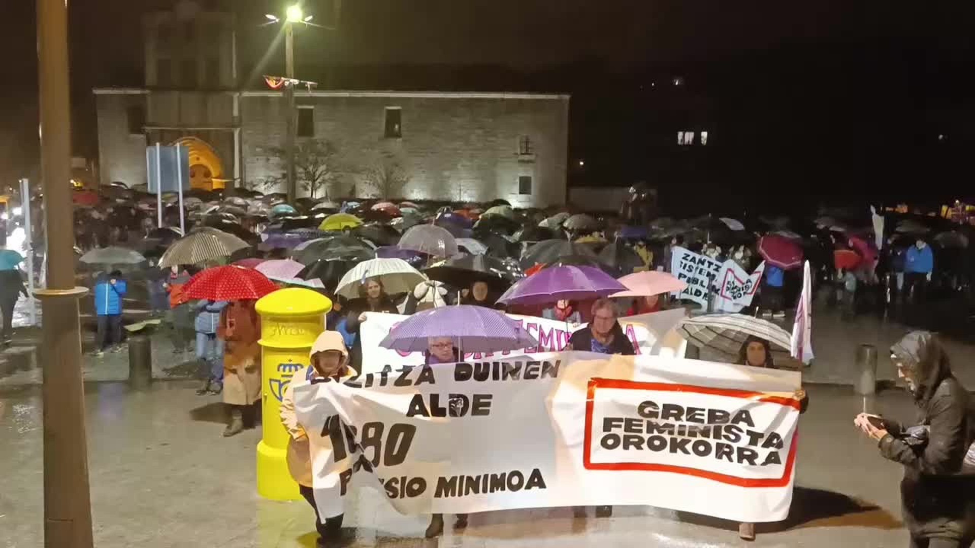 Ehunka lagunen bilgune bilakatu da Hernani, Greba Feminista Orokorraren eskualde mailako manifestazioan