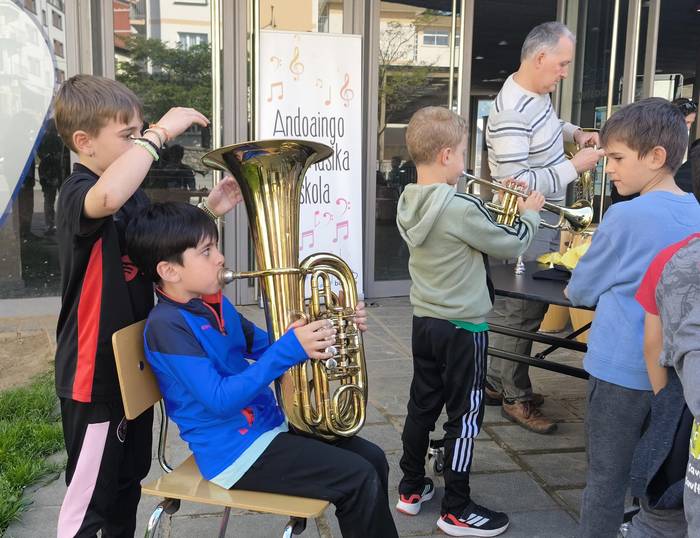 Udal Musika Eskolako instrumentuak probatzeko aukera egongo da maiatzaren 7an