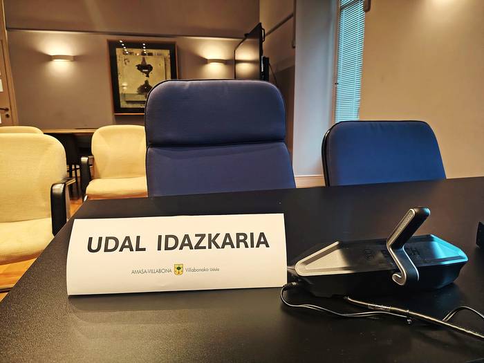 Amasa-Villabonako Udala Idazkari finkorik gabe 2022. urtetik. Hau onartezina da!