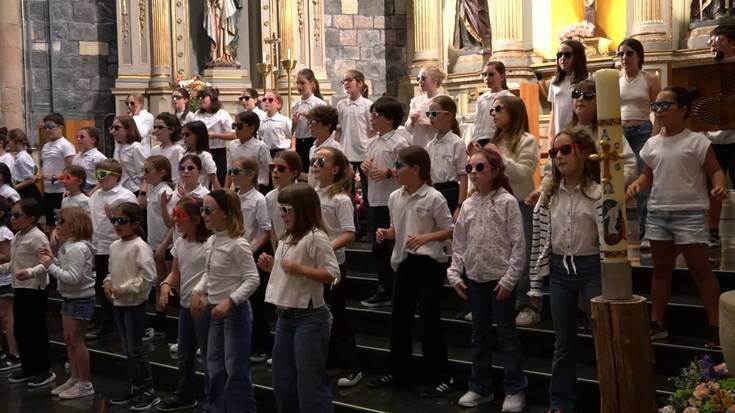Donostia, Zarautz eta Urnietako musika eskoletako ikasleen emanaldia: "Mamma mia"