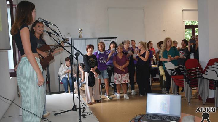 Festa-giroan aurkeztu dituzte Jabekuntza Eskolako hamabi ikastaroak