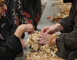 Arto hostoak lantzen ikasteko tailerra, Larraulen