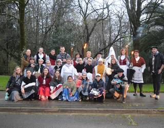 Herrira iritsi dira Mari Domingi eta Olentzero