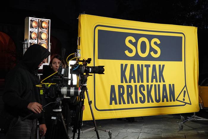 ETB Onen ikusgai jarri dute Zizurkilen grabatutako "Sos Kantuak Arriskuan" saioa