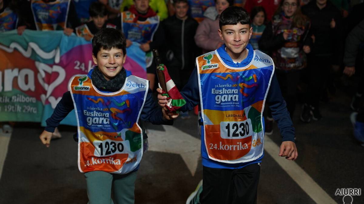 Korrika Urnietatik igaro zenekoa