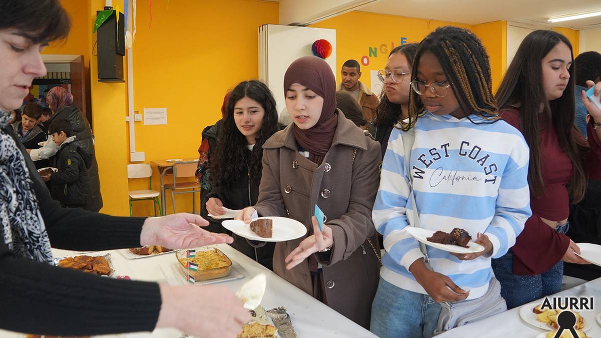 Kulturartekotasunaren Festa ospatu dute Leizaran Institutuan irakasle, ikasle eta gurasoek