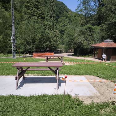 Bisitarien etxea, zabalik