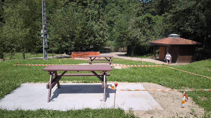 Bisitarien etxea, zabalik