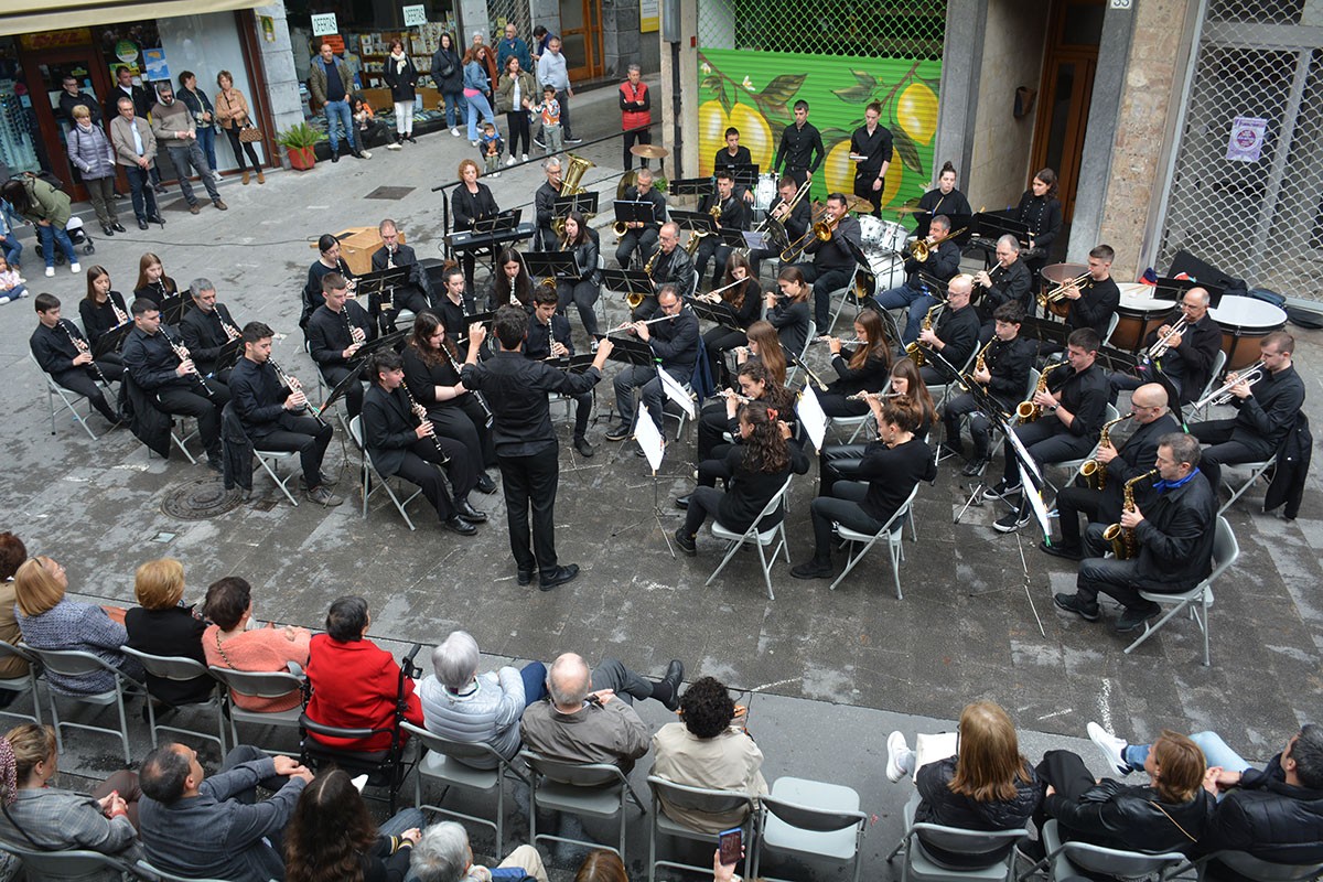 Musika Bandak Martuteneko espetxean eta Asteasun joko du, asteburuan