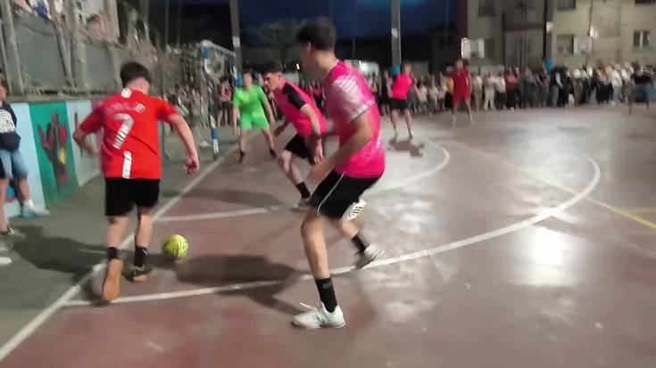Areto futboleko finala, Santa Krutz jaietan: Txekorrak 6/Gingol 3