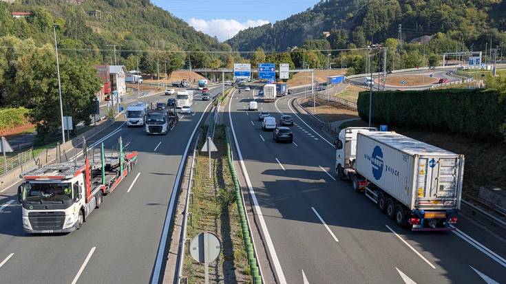 Herritar talde bat Arartekoarekin bilduko da, A15 eta A1 errepideen arteko lortura hizpide hartuta