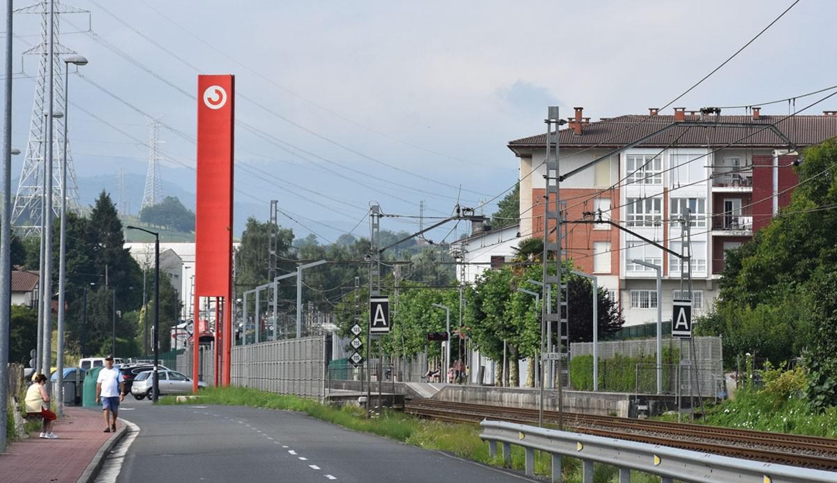 Tren zerbitzuan emandako azken aldaketen galdera egin du EH Bilduk, Espainiako Senatuan