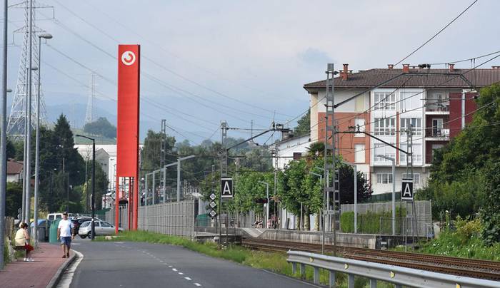 Tren zerbitzuan emandako azken aldaketen galdera egin du EH Bilduk, Espainiako Senatuan