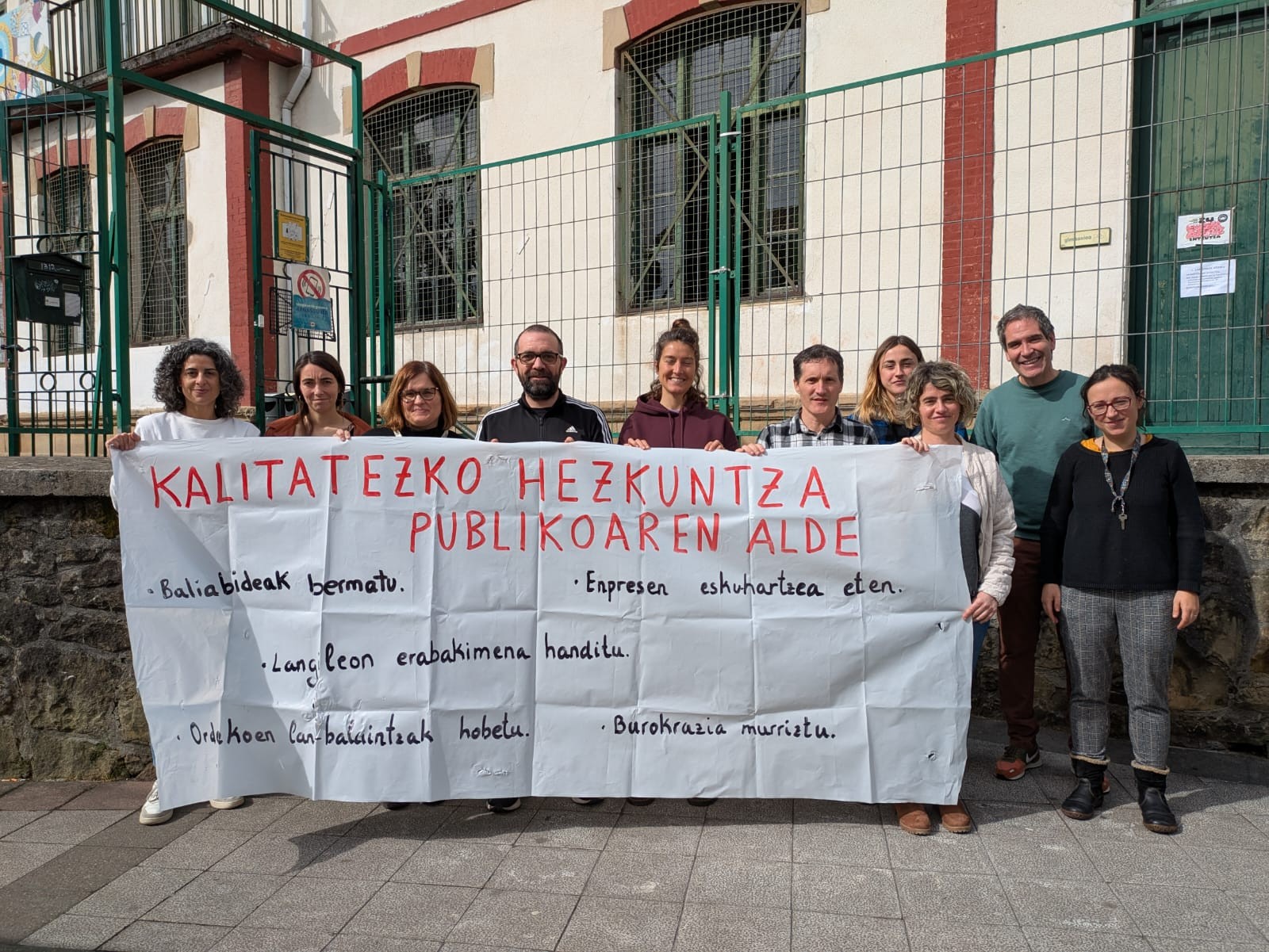 Bost greba egun, kalitatezko hezkuntza sistema publiko baten alde