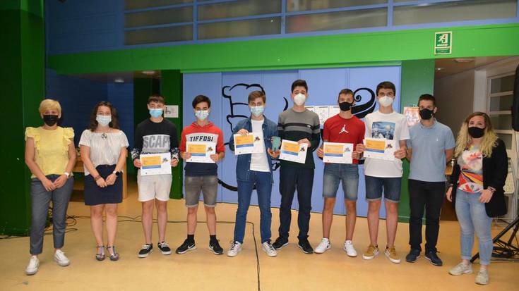 Robotika, pornografia eta twich plataforma jorratzen dituzten lanak, Erreportari Gaztea Sarian nabarmenduak