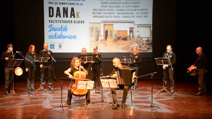 Valentzian DANAk kaltetuen aldeko jaialdia: Maizorri, Urki, Olagain eta Parada aita-alaba