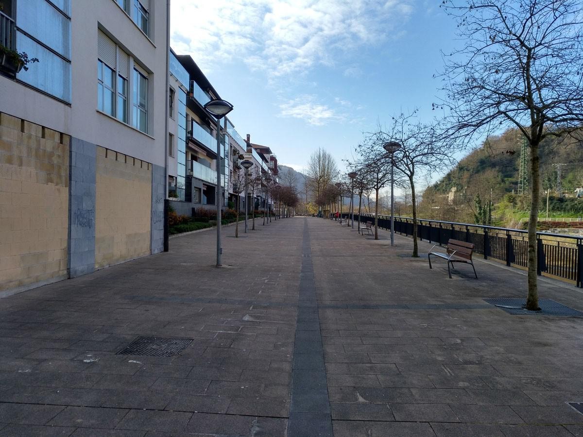 EH Bilduren ustez azoka Remi Ayestaran pasealekura aldatzeak arazoak ekar ditzazke