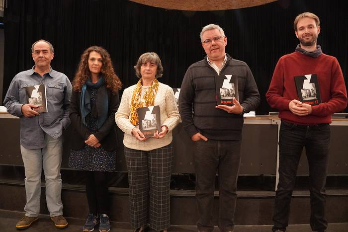 Herriko historia jakingarriekin dator atzo aurkeztu zuten Leyçaur 17 aldizkaria