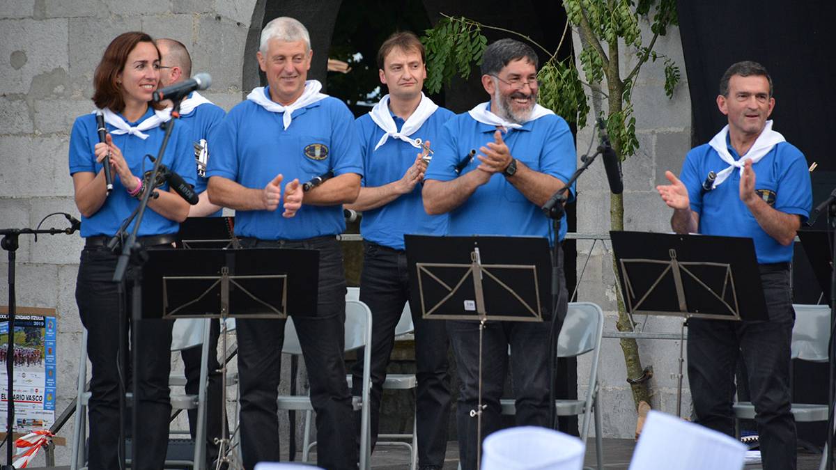 Olagain Txistulari Elkartearen kontzertua, jaien hasieran