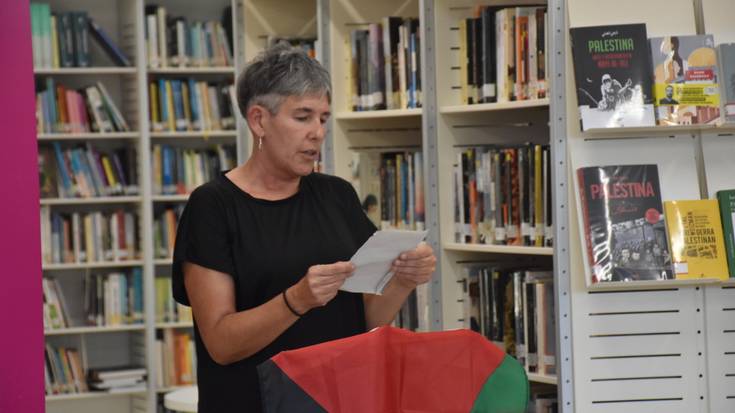 Palestinarren testuen irakurketa jarraitua egin dute Plazida Otaño liburutegian