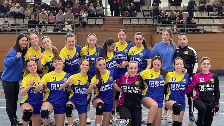 Leizaran BrikoGoros jubenil nesken taldearen garaipena, etxekoen aurrean