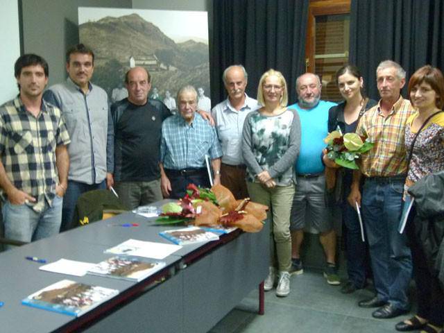 Oroimen historikoa berreskuratuz liburu aurkezpena atzo Adunan, gaur Zizurkilen