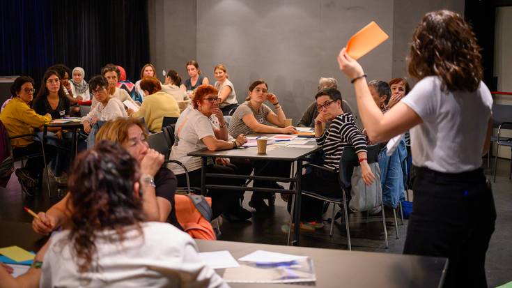 Emakumeen Etxearen sorkuntza-prozesuan aurrera egiteko hirugarren bilera deitu dute