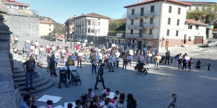 Haur parkeak irekitzeko ekimena handituz doa