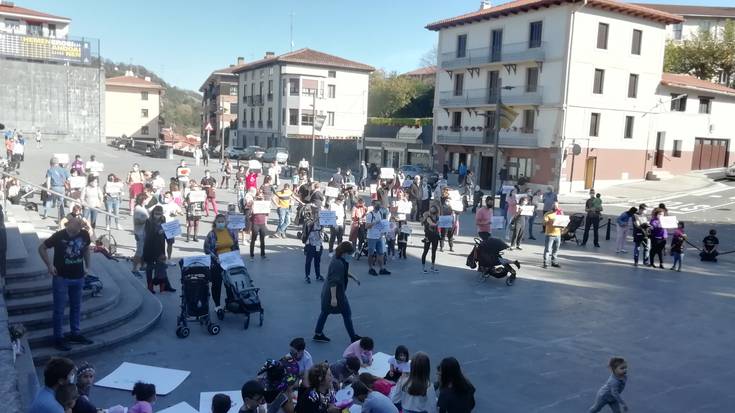 Haur parkeak irekitzeko ekimena handituz doa