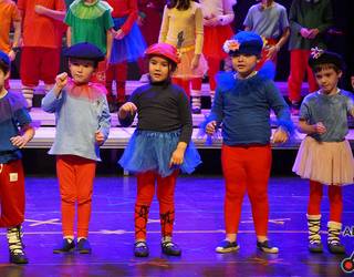 Iratxo-enea ipuin musikatua antzeztu dute Kantu Koraleko eta Musika Tailerreko haurrek