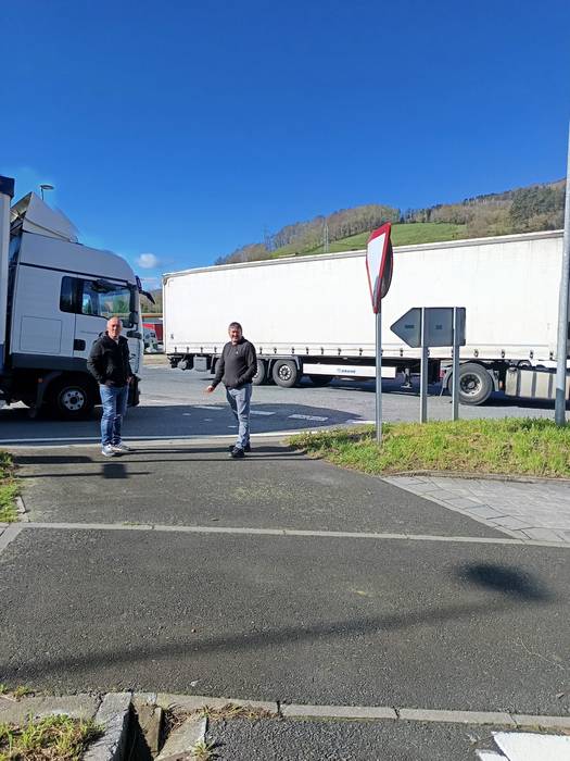 Irurain gaineko biribilgunean bizikleta erabiltzaile zein oinezkoentzat segurtasuna bermatzeko esku hartze urgenteak