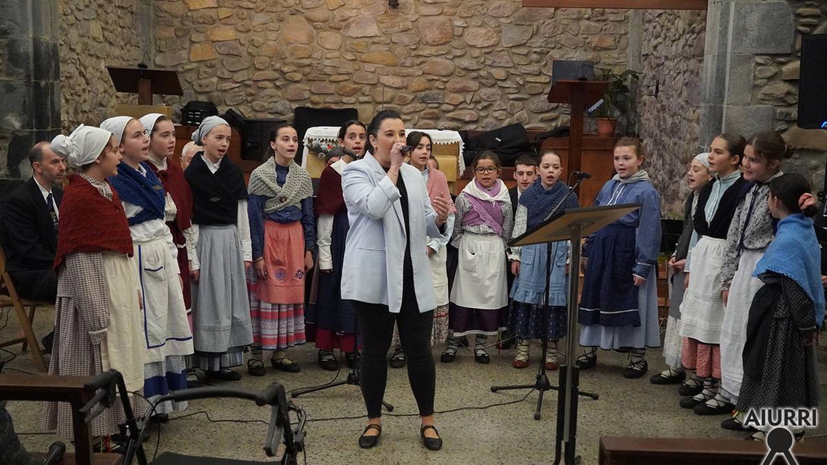 Kontzertu polita egin dute Olagaingo txistulariek hainbat gonbidatuekin