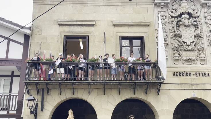 Festaren, errespetuaren eta adiskidetasunaren aldeko txupinazoa