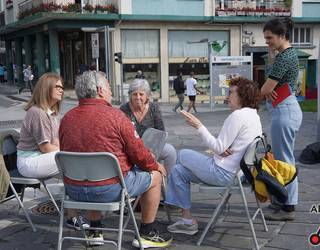 Mintzodromoa egin dute Plaza Morean